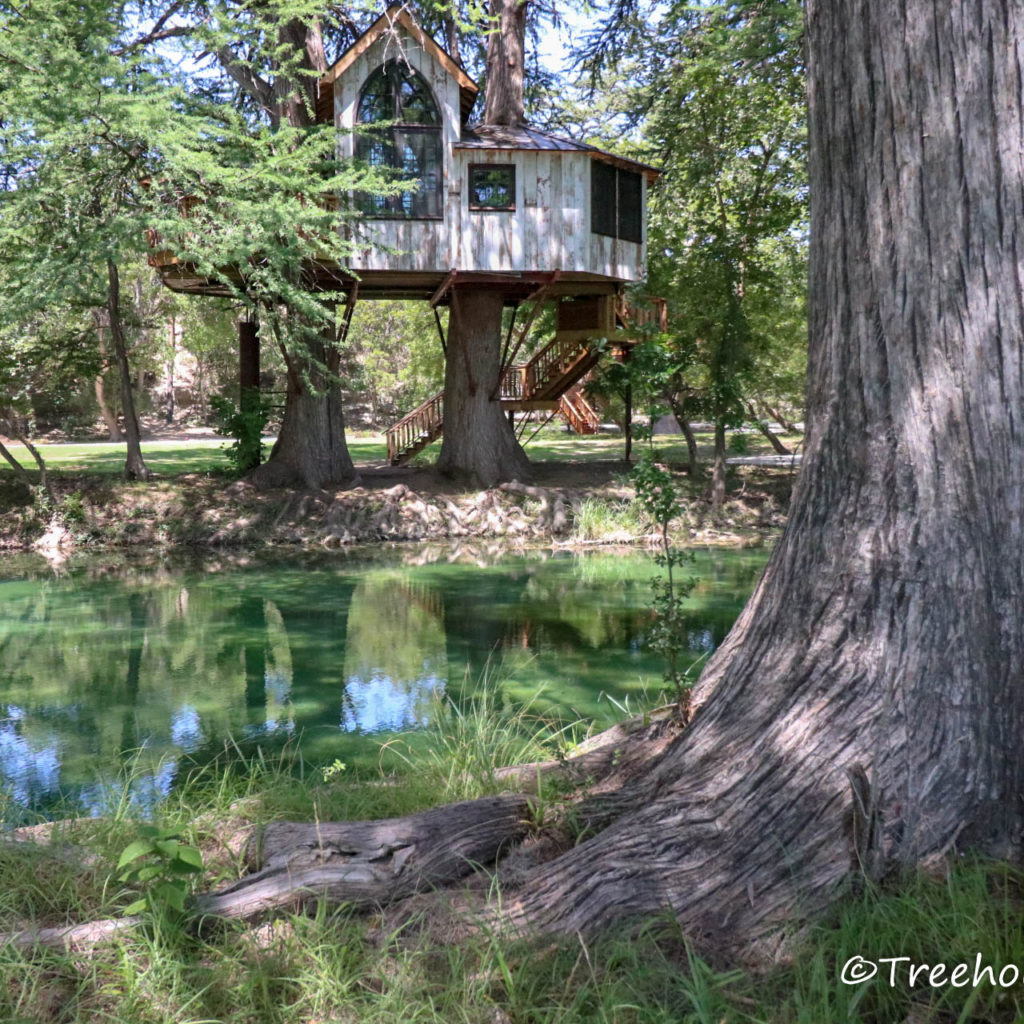 https://treehouseutopia.com/wp-content/uploads/2018/07/Chapelle-river-view-1024x1024.jpg